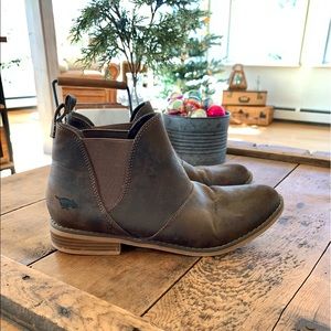 ROCKET DOG Maylon Chelsea bootie. Size 9.5 EUC